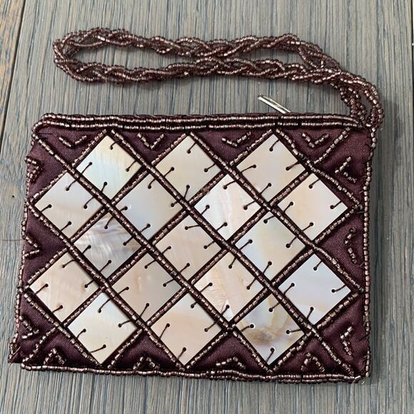 Mod By Design Beaded Wristlet – Mother of Pearl & Horn Tile Pouch - Picture 5 of 11